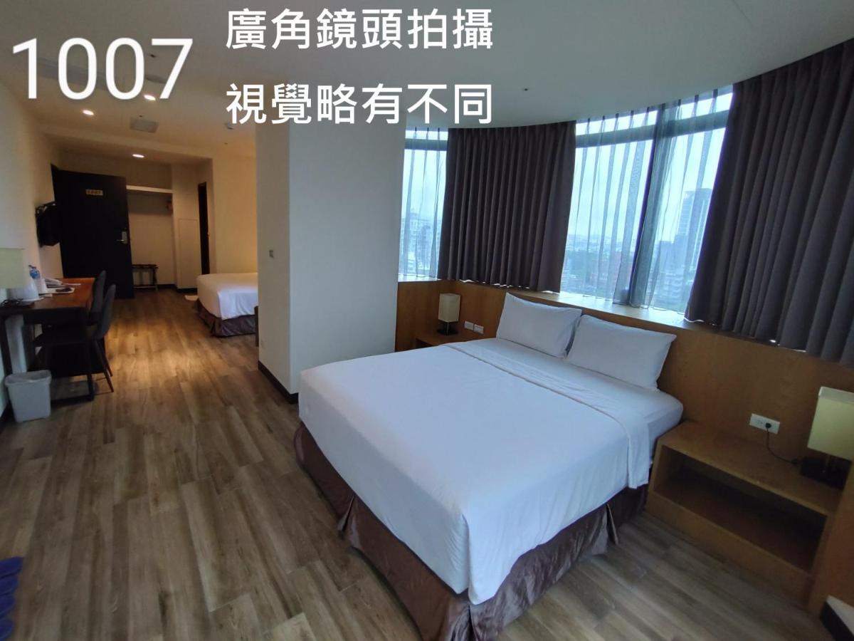 Honest & Warm Hotel Taoyuan Extérieur photo