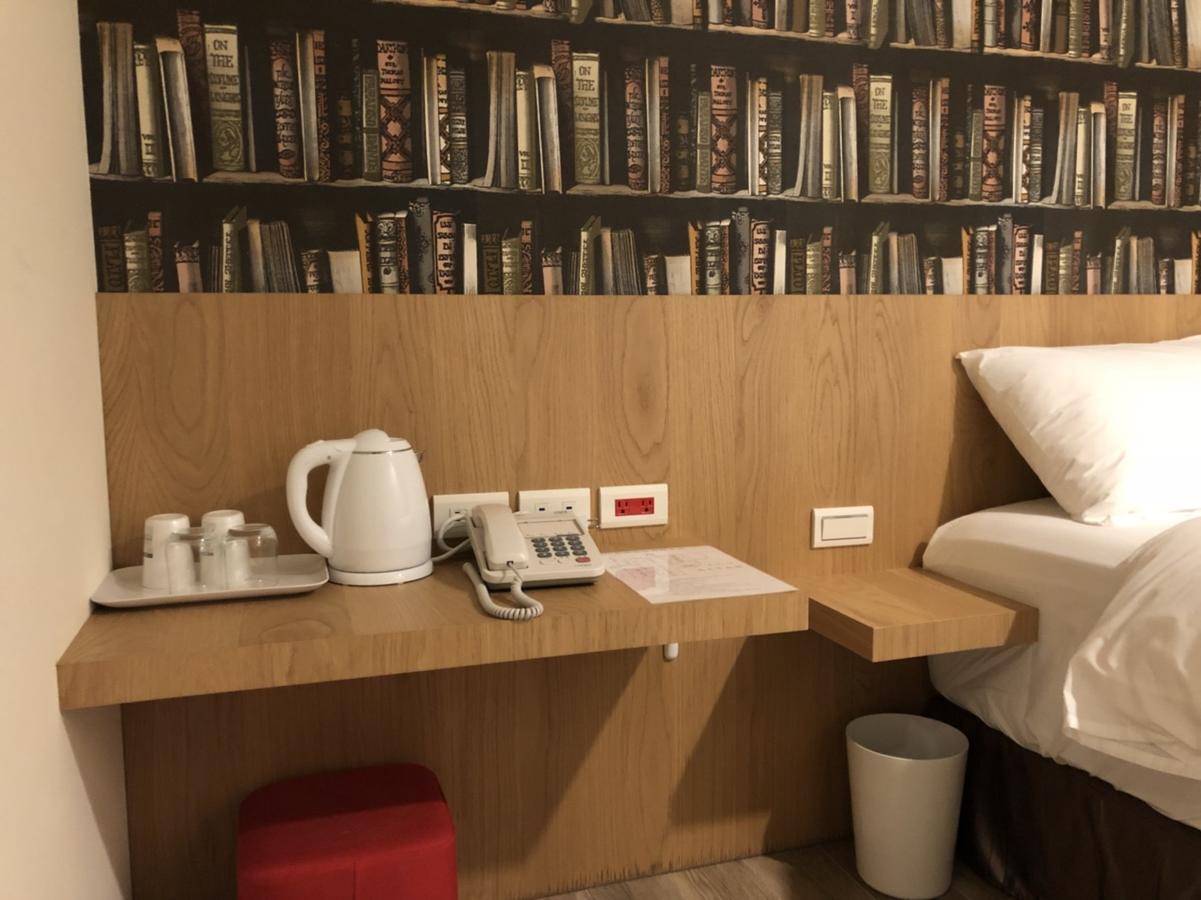Honest & Warm Hotel Taoyuan Extérieur photo