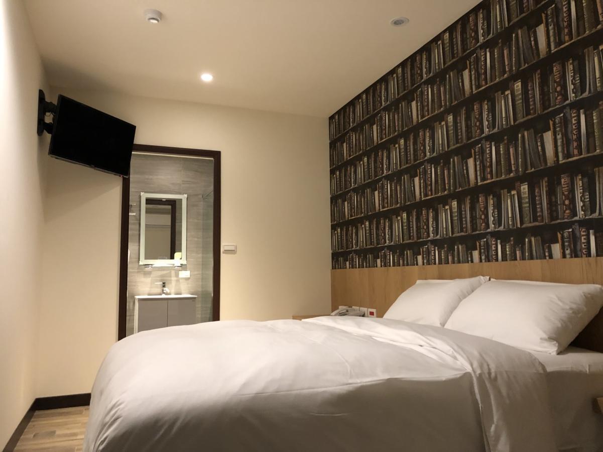 Honest & Warm Hotel Taoyuan Extérieur photo