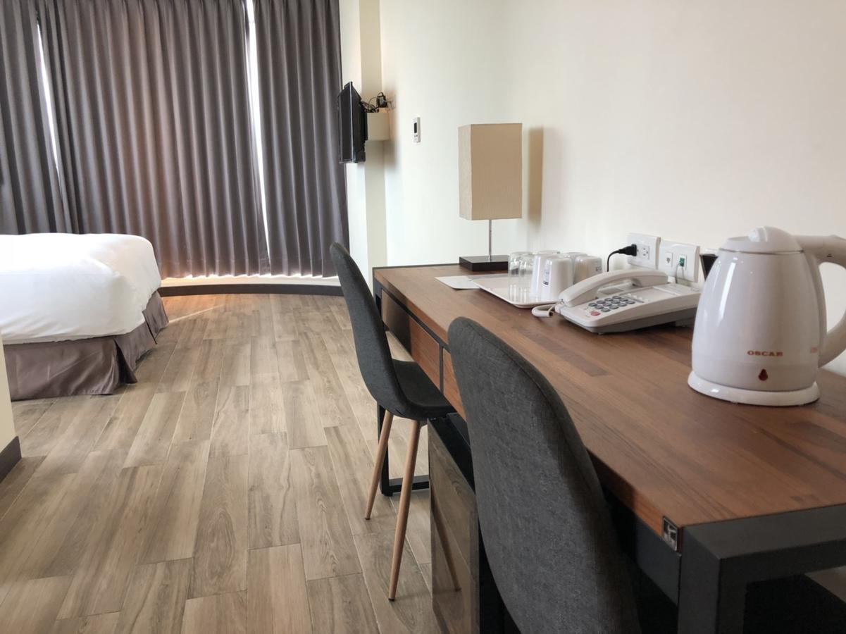 Honest & Warm Hotel Taoyuan Extérieur photo
