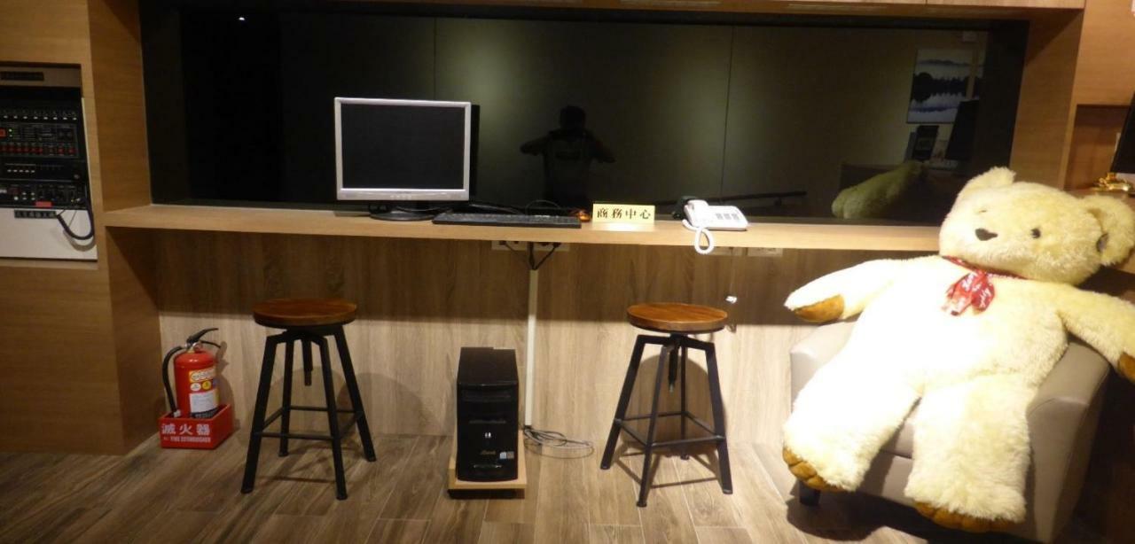Honest & Warm Hotel Taoyuan Extérieur photo
